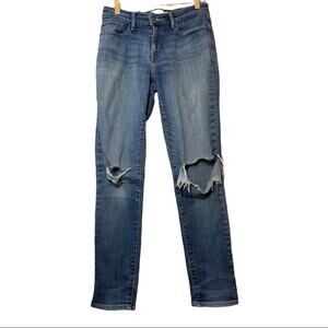 Levi’s Mid Rise Skinny Jeans 6 Destroyed